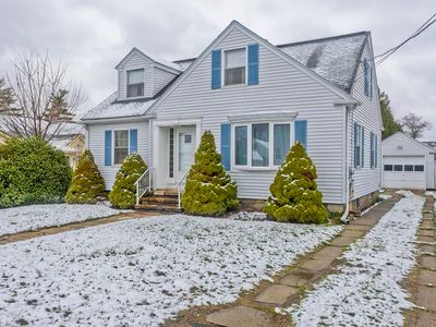 30 Elliot Ave, Chicopee, MA, 01020