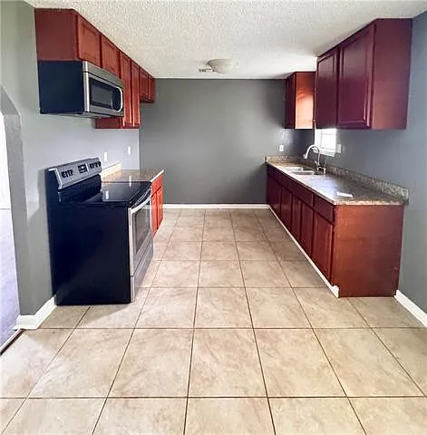 374 Highland Dr — Photo 4