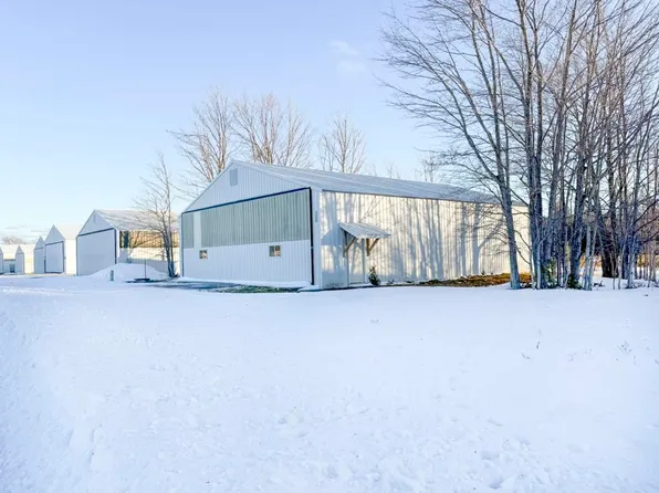 26312 Hanger Rd, Beaver Island, MI 49782