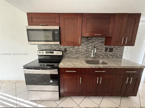 9300 W Flagler St APT 227A, Miami, FL 33174