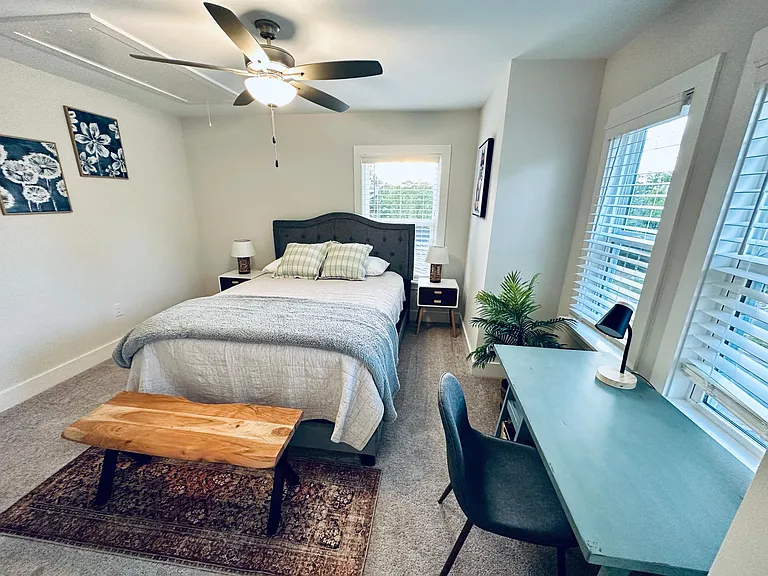 1002 Linwood Ave — Photo 7
