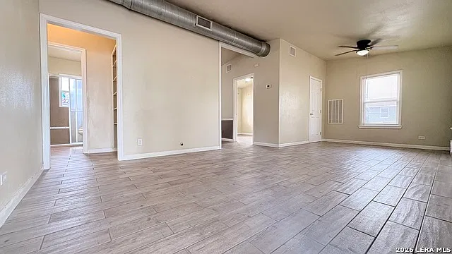 3 bed, 1.0 bath, 1018 sqft, $1,400 — Photo 2