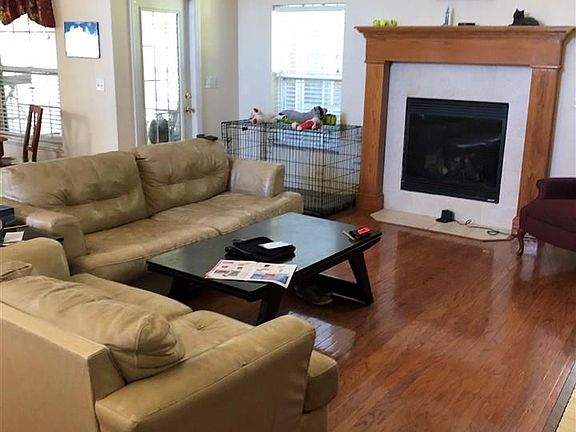 2nd image of 924 NW 119th St