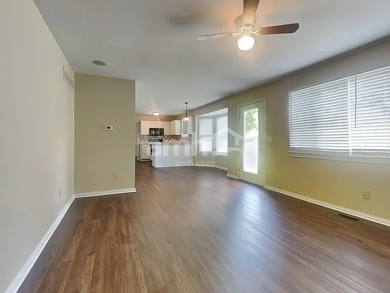 8420 Stratford Ct — Photo 9