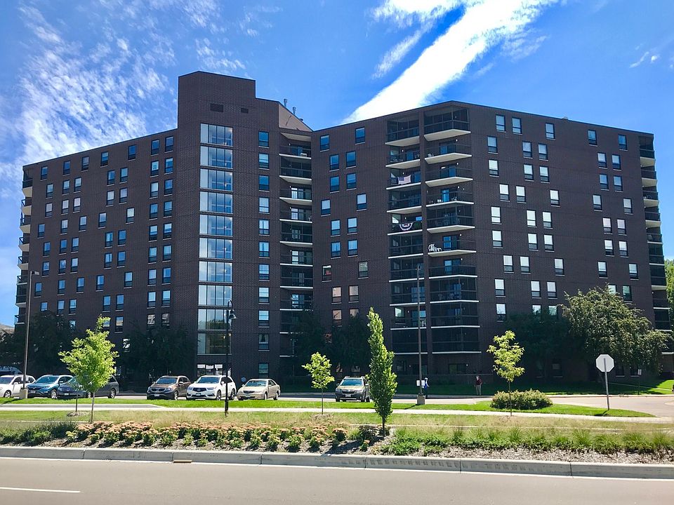1st image of 6615 Lake Shore Dr #709