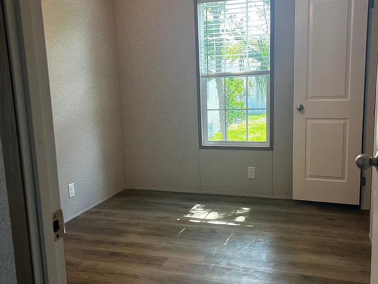 607 Lake Tahoe Cir — Photo 7