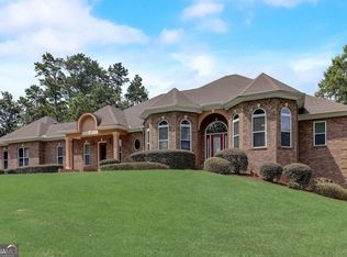 303 Lees Lake Rd, Fayetteville, GA 30214