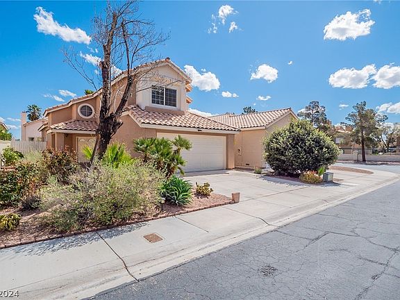 2nd image of 136 Countrywood Cir