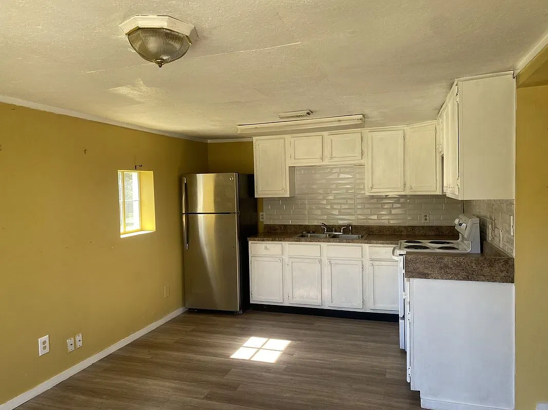 1 bed, 1.0 bath, 570 sqft, $1,000 — Photo 3
