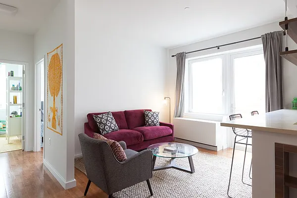 Rented by Lisa Management | media 10