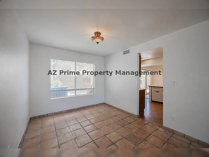 489 W Carmen St — Photo 7