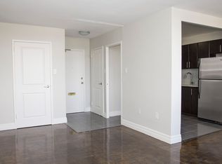 28 Helene Street North, Mississauga, ON L5G 3B7