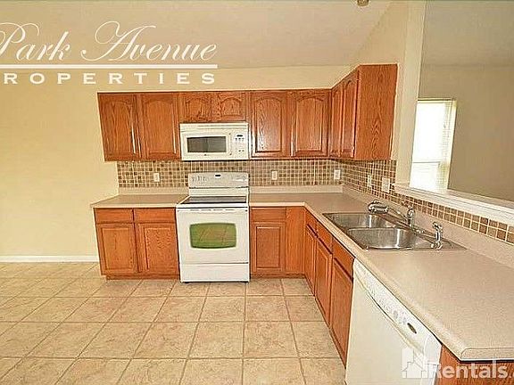 4th image of 10249 Windchime Ct