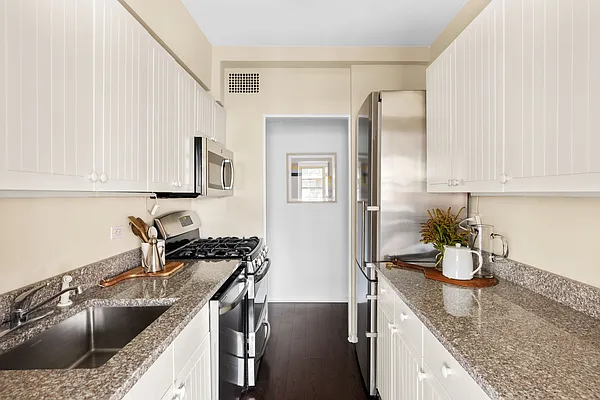 Kitchen, photo 2