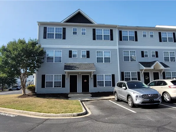 237 Campus Dr APT B, Central, SC 29630