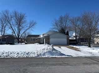 8583 Wheeler Pl, Crown Point, IN 46307