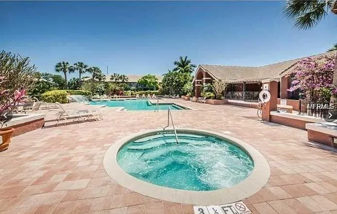 10236 Gandy Blvd N — Photo 2