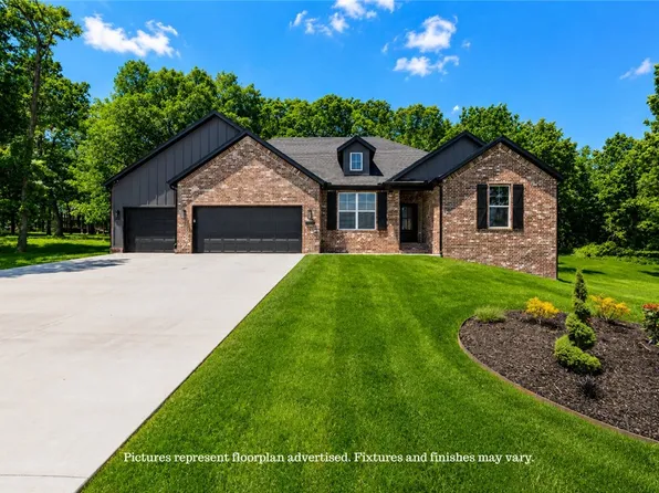 5121 S Pleasant Valley, Gentry, AR 72734