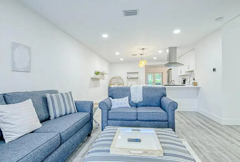 108 NE 9th Ave — Photo 7