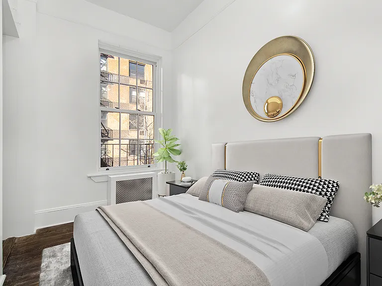 222 W 10th St #4A — Photo 2