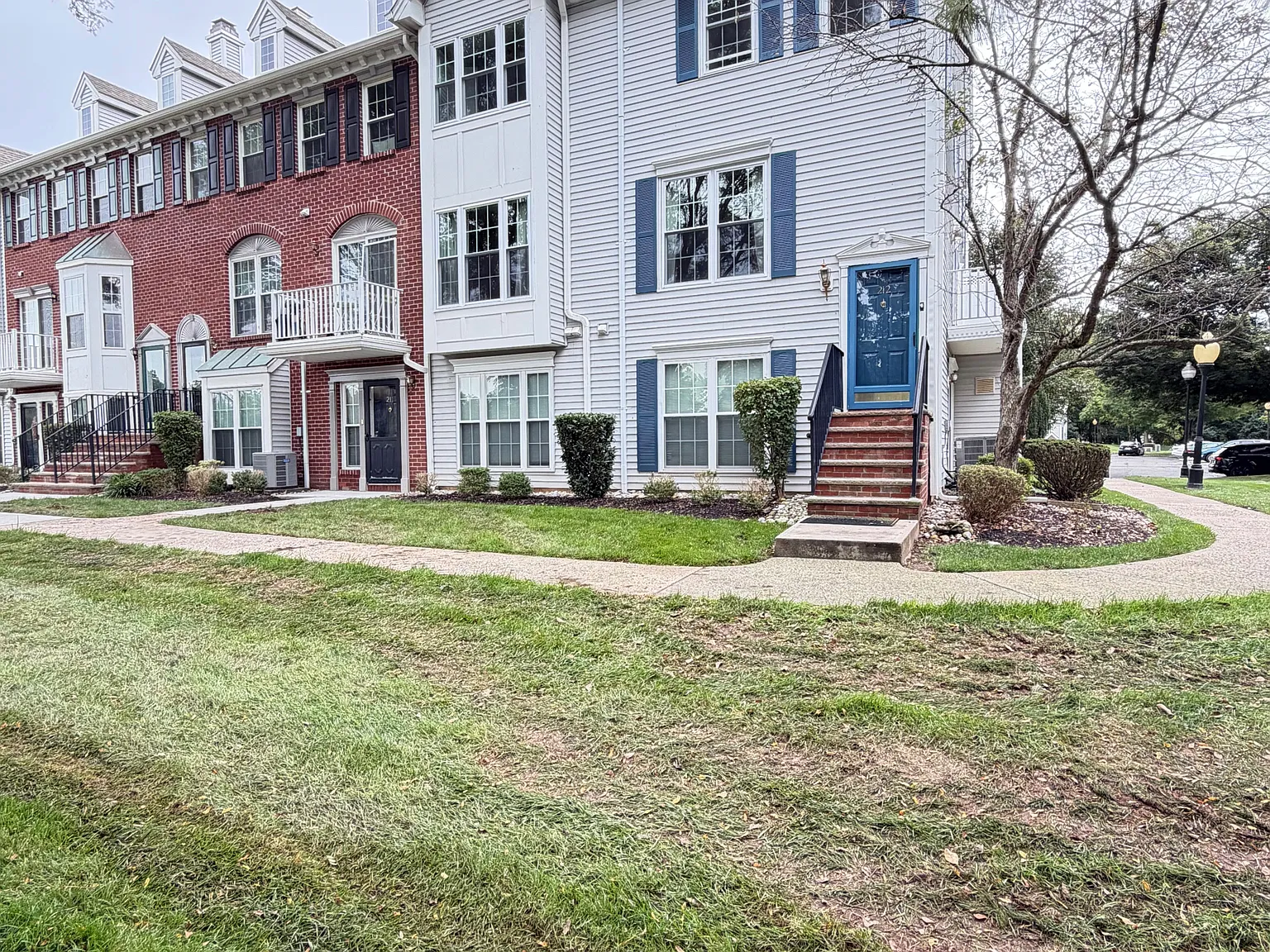 3 bed, 2.5 bath, $3,350 — Photo 1