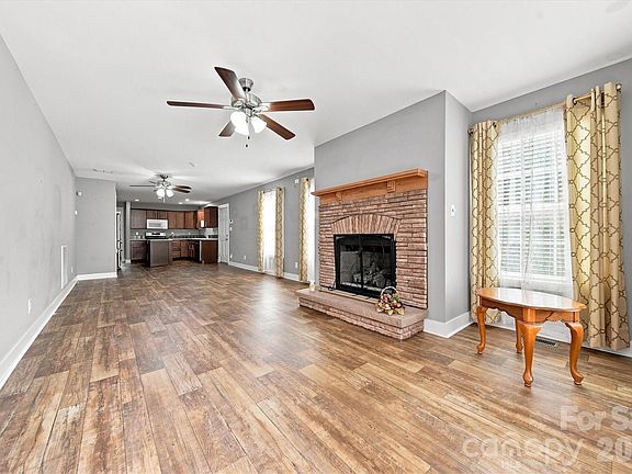 2nd image of 4262 Quarry Dr