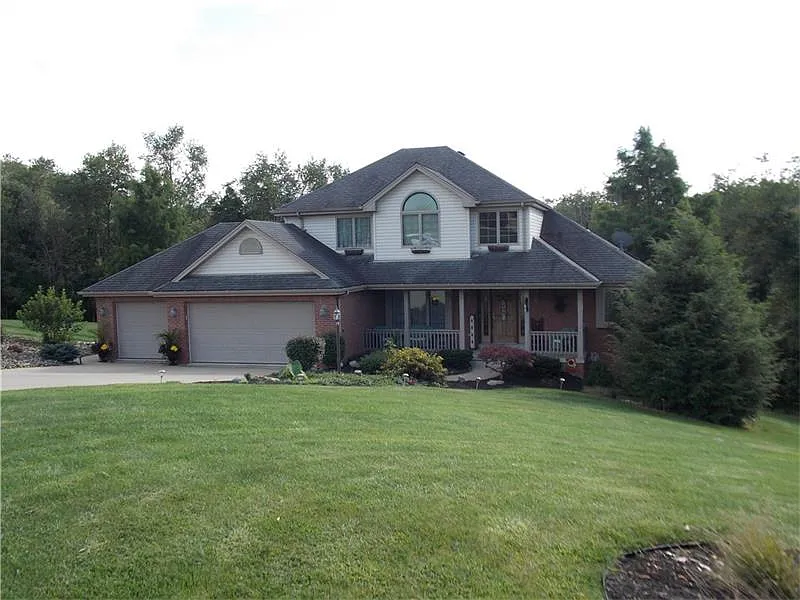 851 Worth Ave photo 1