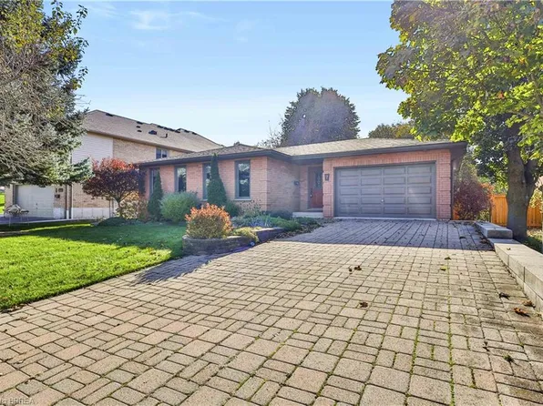 7 Charlton Dr, Brant, ON N3L 3P4