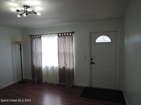 5th image of 202 Pinedo Dr