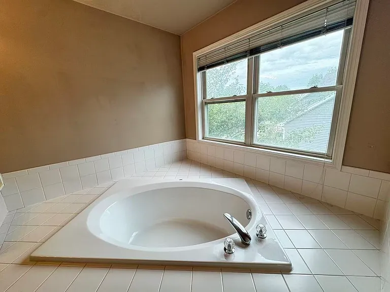 3301 Banford Cir — Photo 21