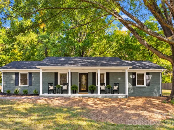 205 Robin Ln, York, SC 29745