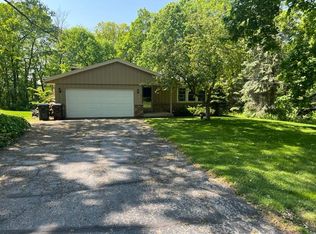 1575 S Westwoods Rd, New Berlin, WI 53146