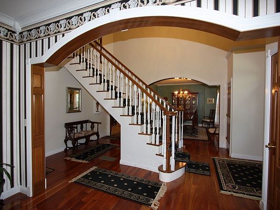 4th image of 281 Collins Branch Dr
