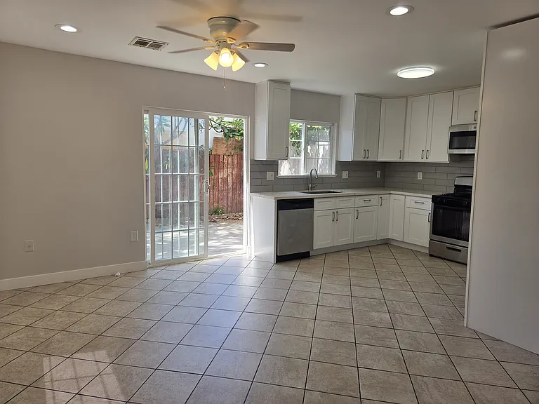 751 S Arizona Ave — Photo 3