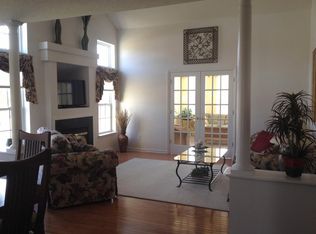 15 Waverly Pl, Queensbury, NY 12804