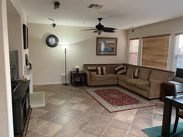 1460 Clearview Way — Photo 1