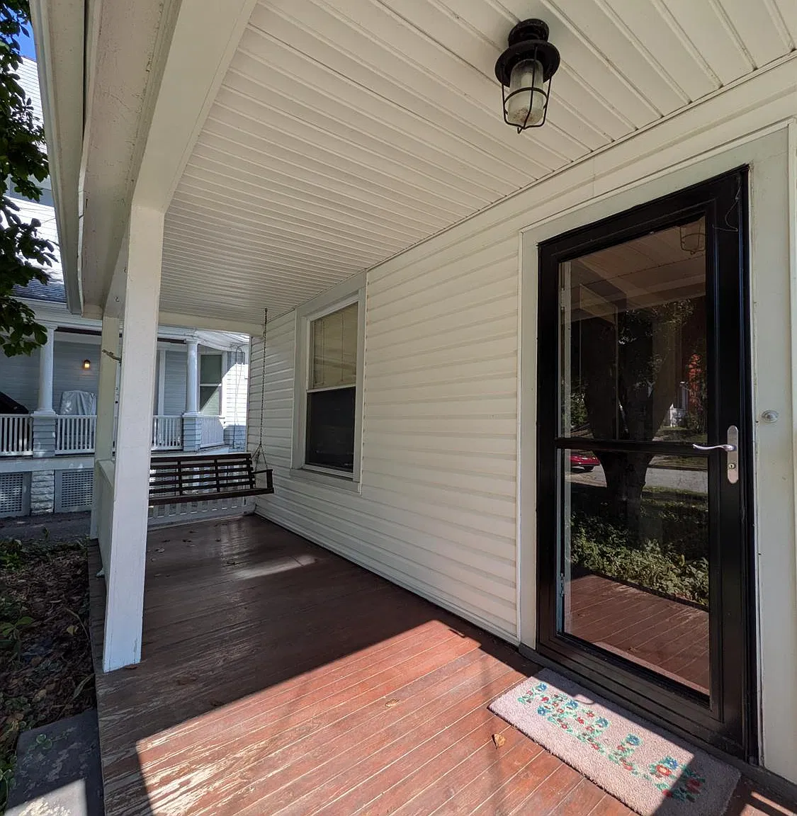 3 bed, 1.5 bath, 1268 sqft, $2,400 — Photo 2