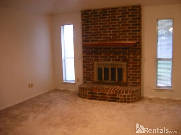 5th image of 7603 Creekmoor Dr