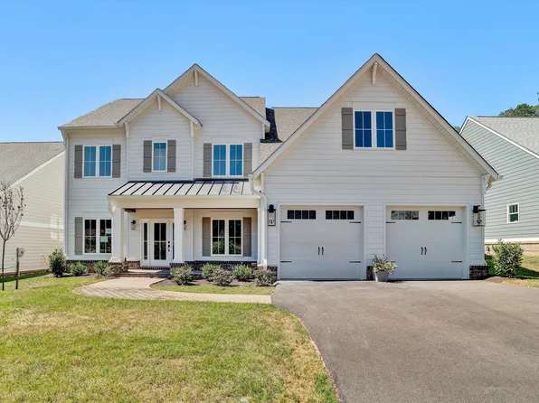 1032 Wilton Park Dr, Roanoke, VA 24014