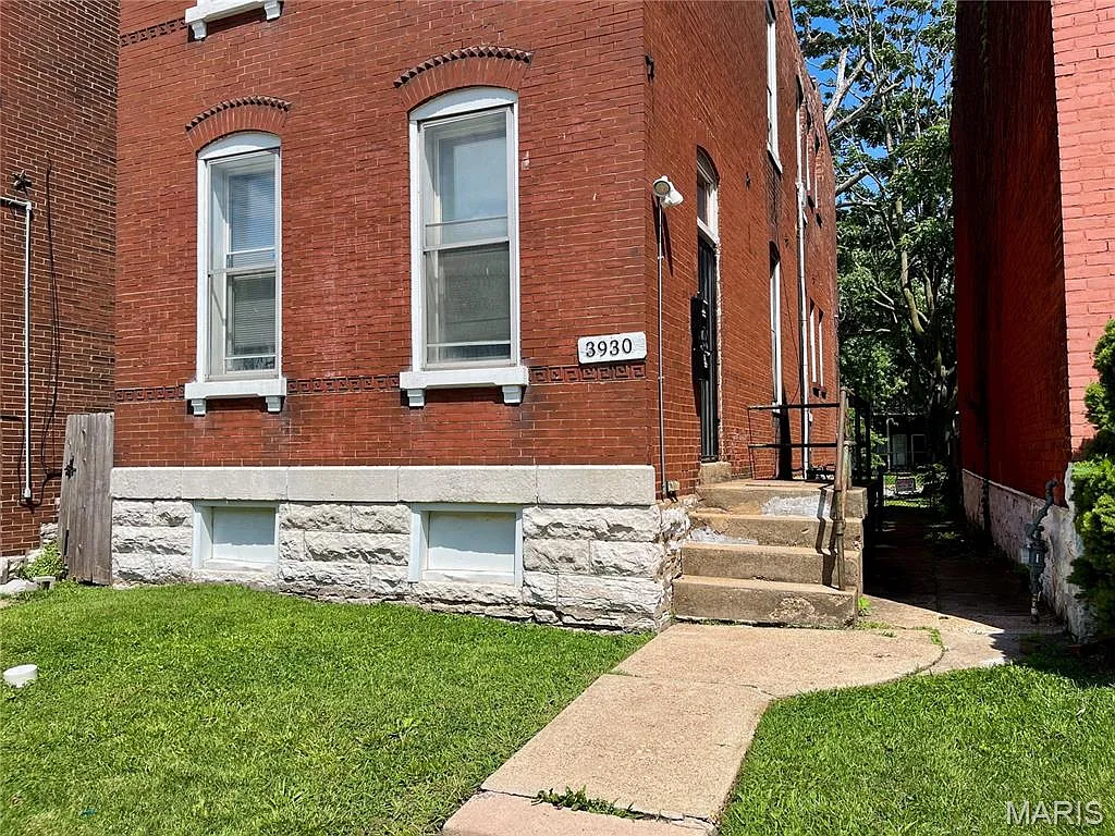 1 bed, 1.0 bath, 824 sqft, $650 — Photo 2
