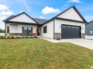 6409 McIntosh Ct, Springfield, IL 62711