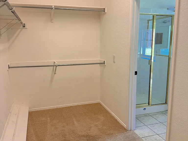 7015 Hillwood Dr — Photo 14