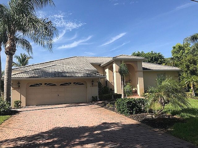 On the water 6 lots to I/C/W