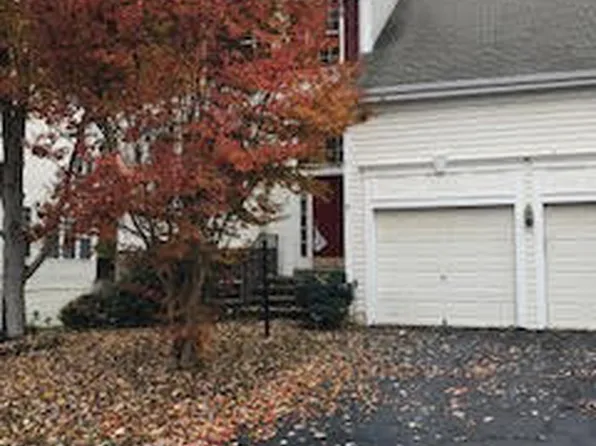 5106 Higgins Dr, Dumfries, VA 22025