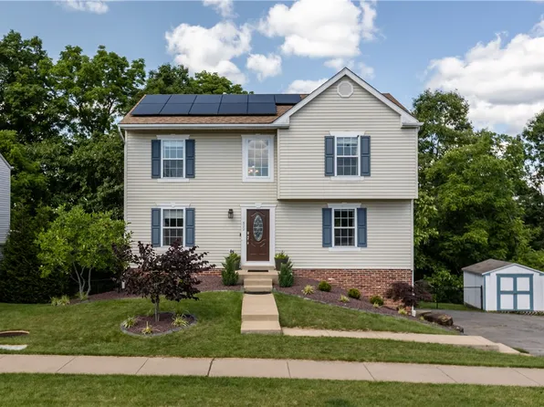 422 Skylark Dr, Coraopolis, PA 15108