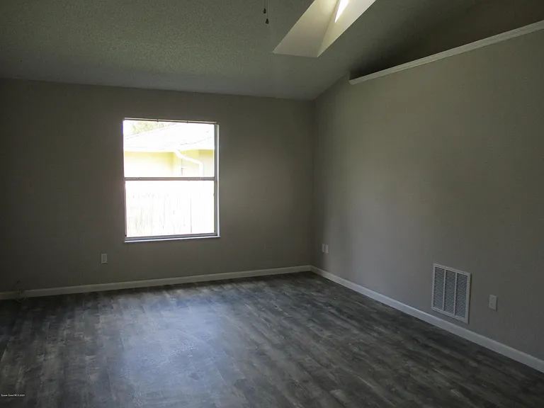 474 Tuloma Ave SW — Photo 7