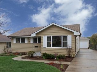 170 Rouse Ave, Mundelein, IL 60060