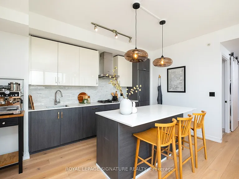 36 Howard Park Ave #610 — Photo 11