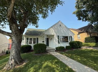 1018 Pine St, Manitowoc, WI 54220