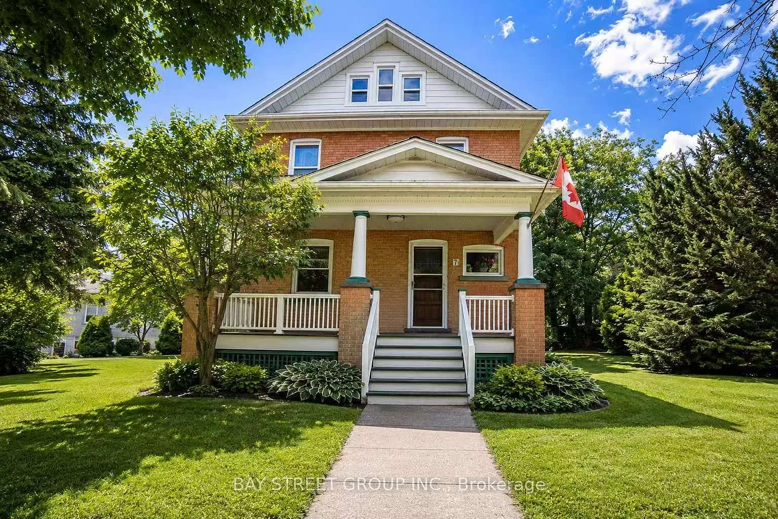 4 bed, $3,200 — Photo 1